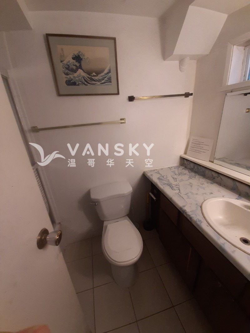 260212095155_17th 2 br toilet.jpg